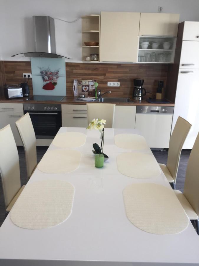 Appartements Am Hafen Zwenkau Bagian luar foto
